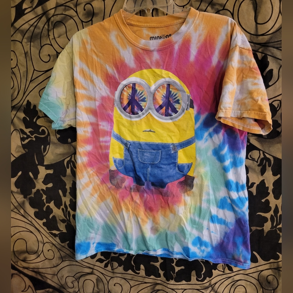 Tie-dye minion t-shirt size large